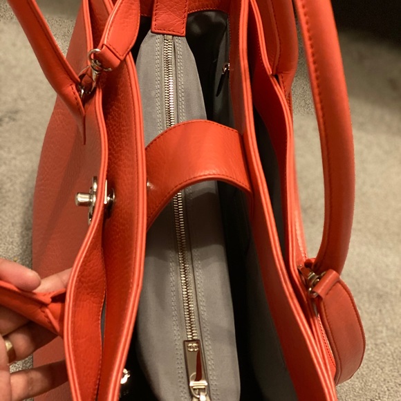 Sold on FB Chanel executive tote - Picture 4 of 13